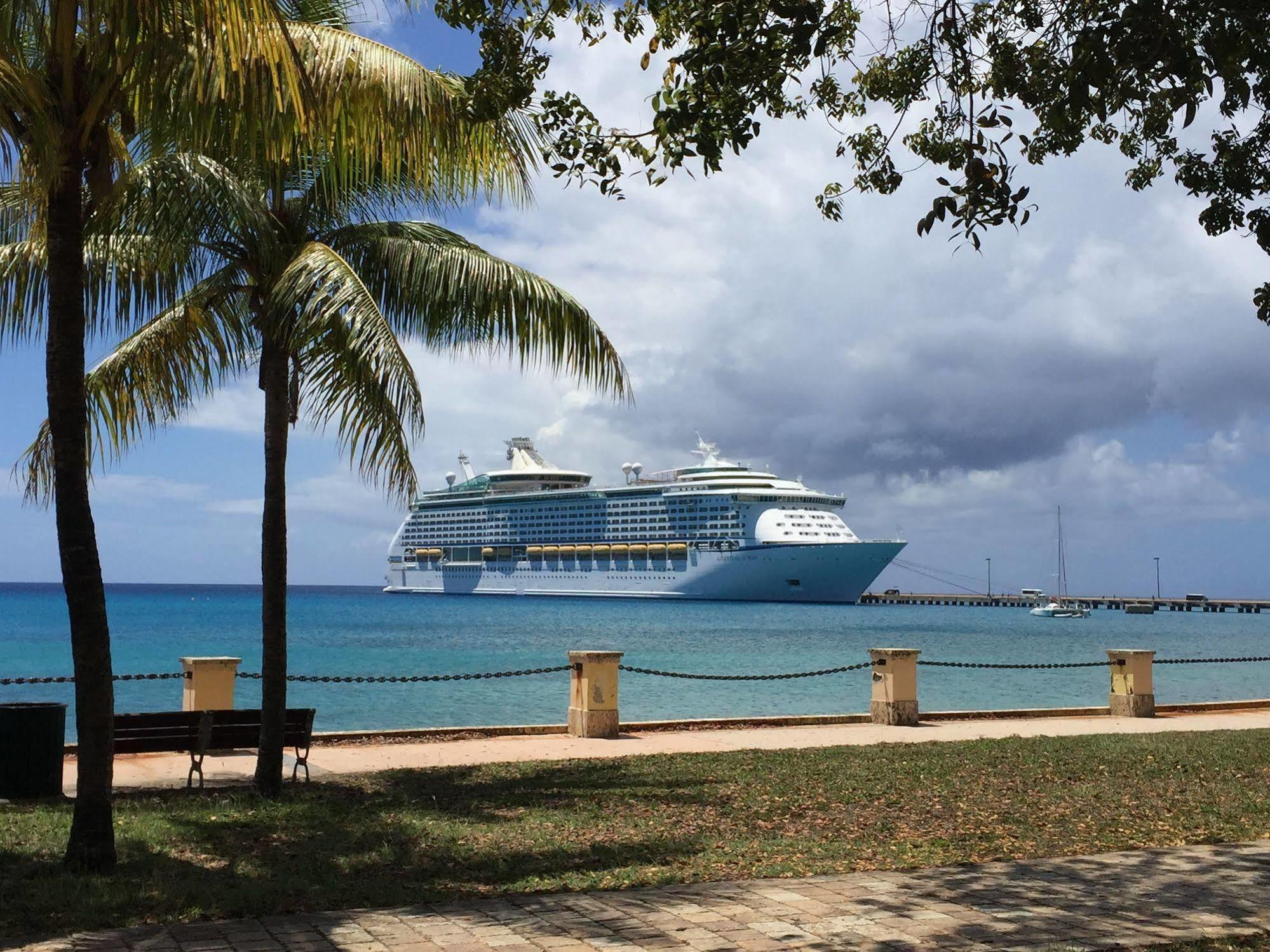 The Frederiksted Hotel ภายนอก รูปภาพ